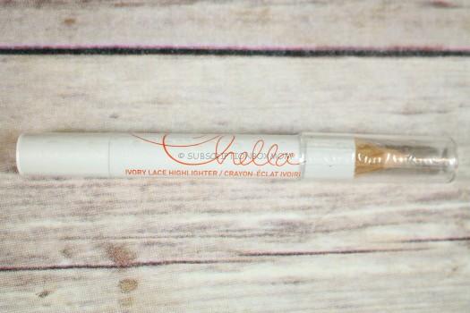 Chella Ivory Lace Highlighter 