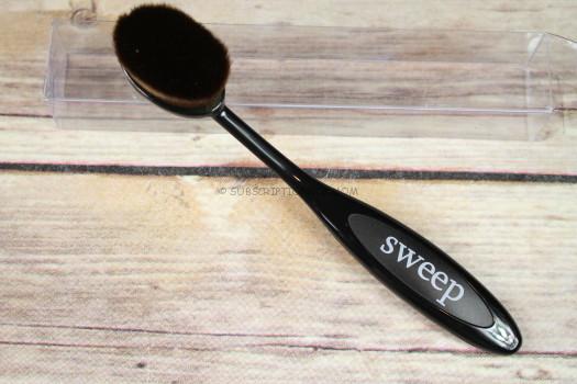 Oval Face Brush by Sweep Beauty