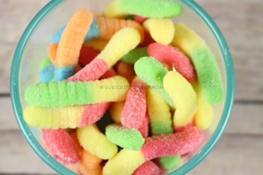 Albanese Mini Sour Neon Worms