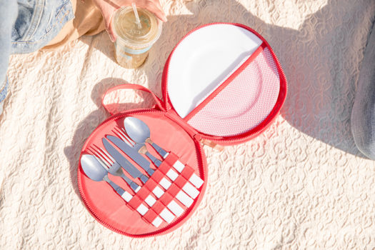 Sunnylife Lovers Picnic Set in "Malibu" 